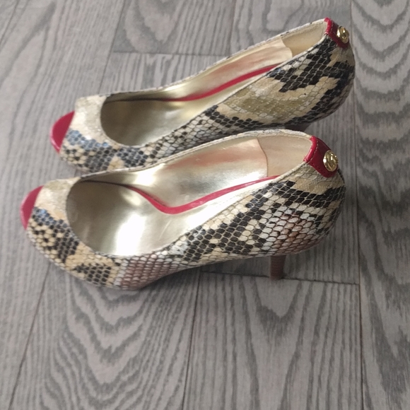 Beautiful shoes by Guess 🌷🌷🌷 - Picture 12 of 12